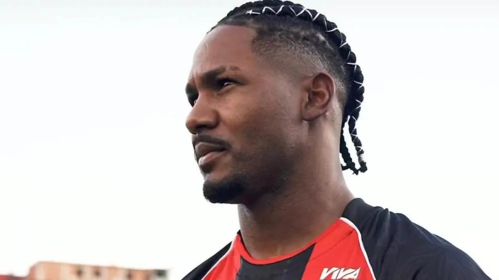 Vitória anuncia 4 reforços e empolga torcida antes de decisões na temporada