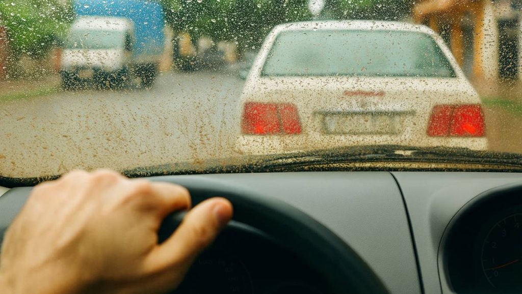 A regra de trânsito que poucos conhecem e que pode te multar hoje
