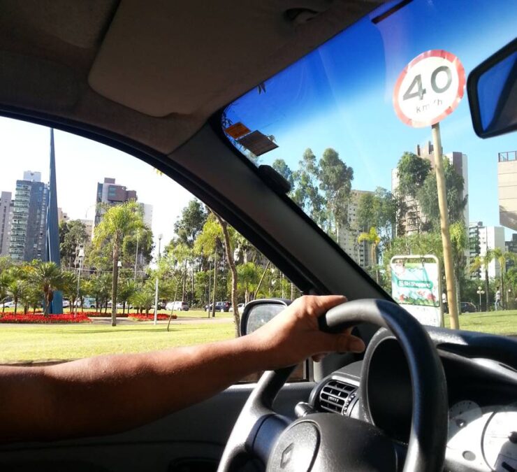 Adeus aos 80 km/h nas capitais brasileiras: governo prepara mudança que vai impactar motoristas