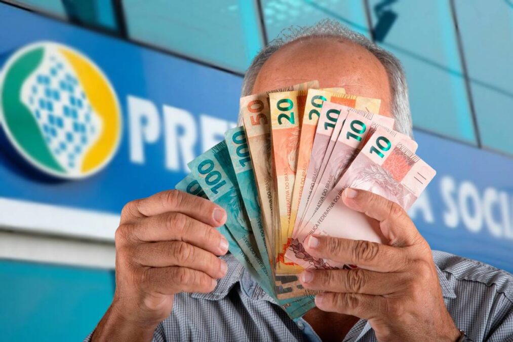 Aposentados comemoram aumento 7,44% do piso da aposentadoria 2026