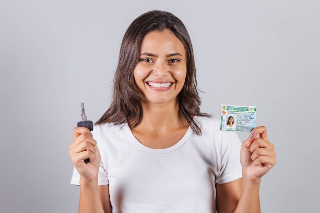 idade mínima para tirar CNH