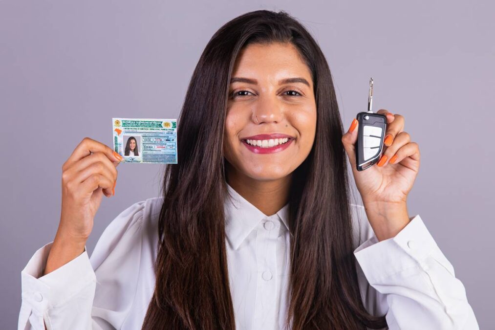 Para fazer a CNH Social você não pode ter renda maior que R$ 706,00, define governo