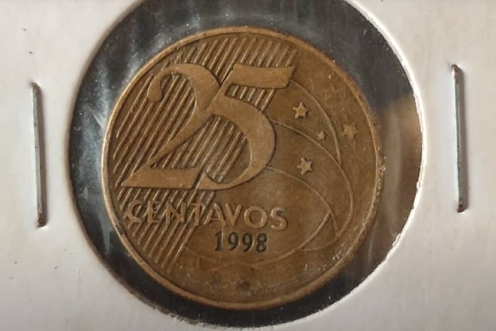 Não passe adiante: moeda de 25 centavos esconde um erro que vale muita grana