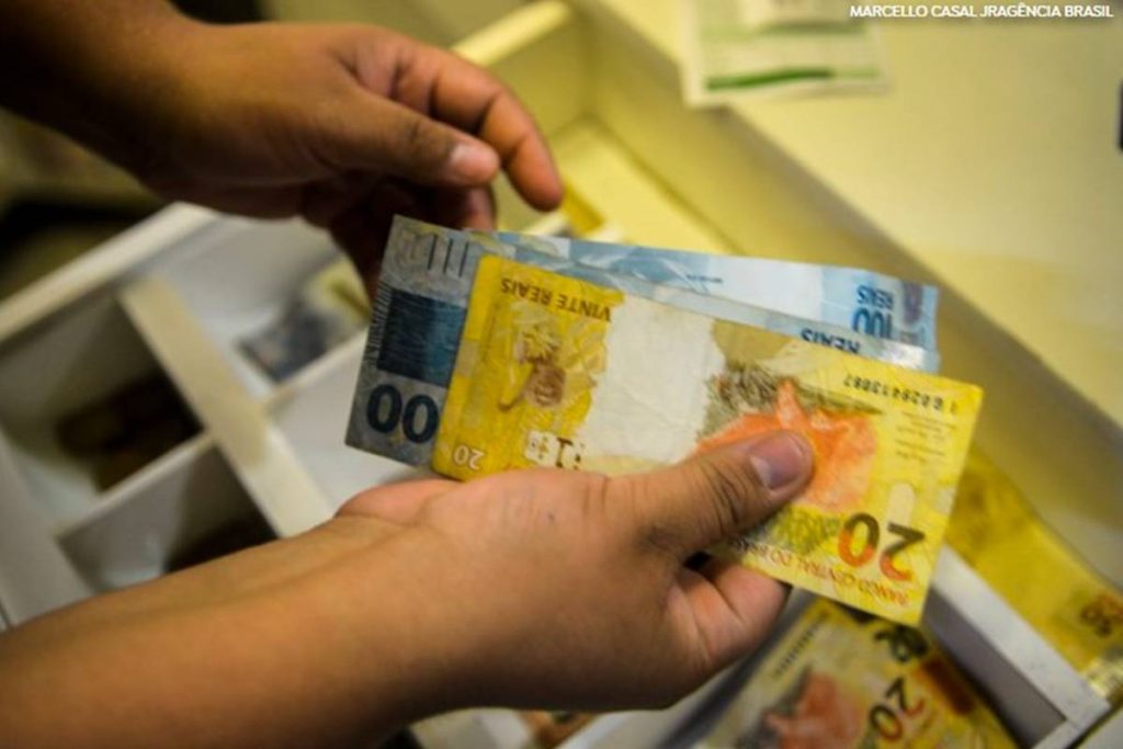 Quem pode sacar até R$ 4 mil no Caixa Tem