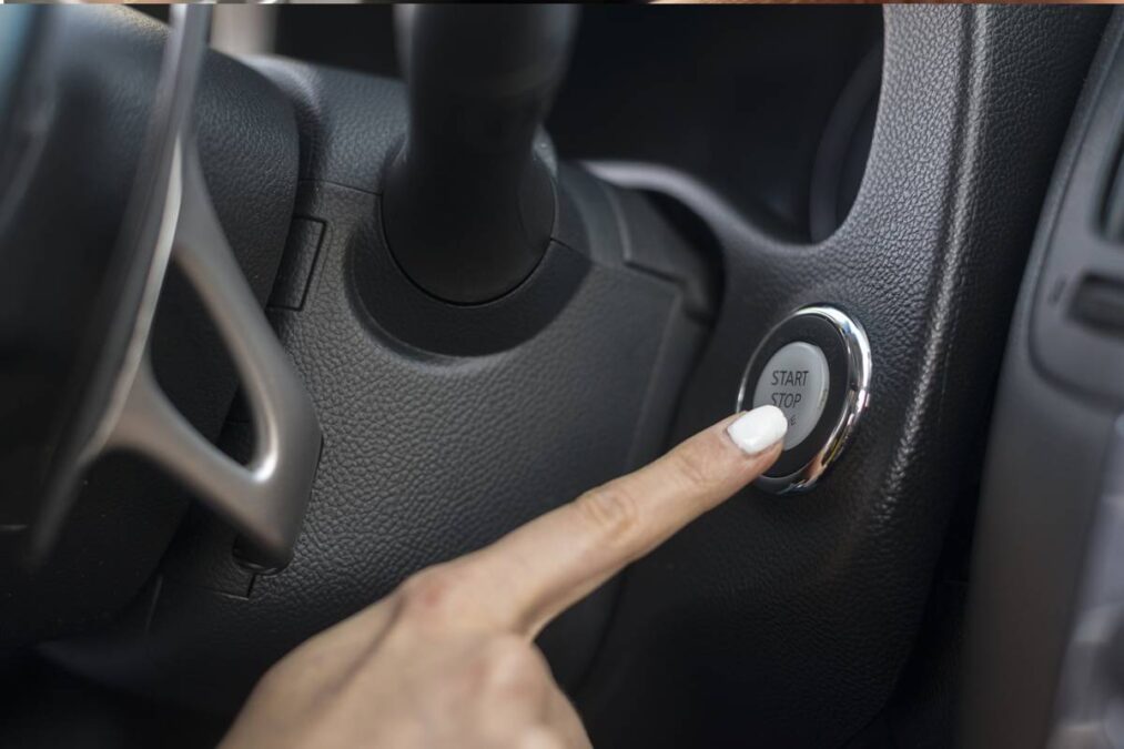 Nunca aperte este botão enquanto estiver dirigindo