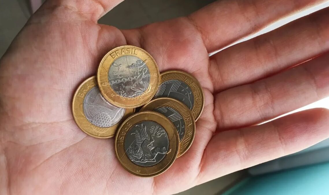 Se essa moeda de R$ 1 estiver nas suas mãos, você pode ter R$ 21 mil no bolso