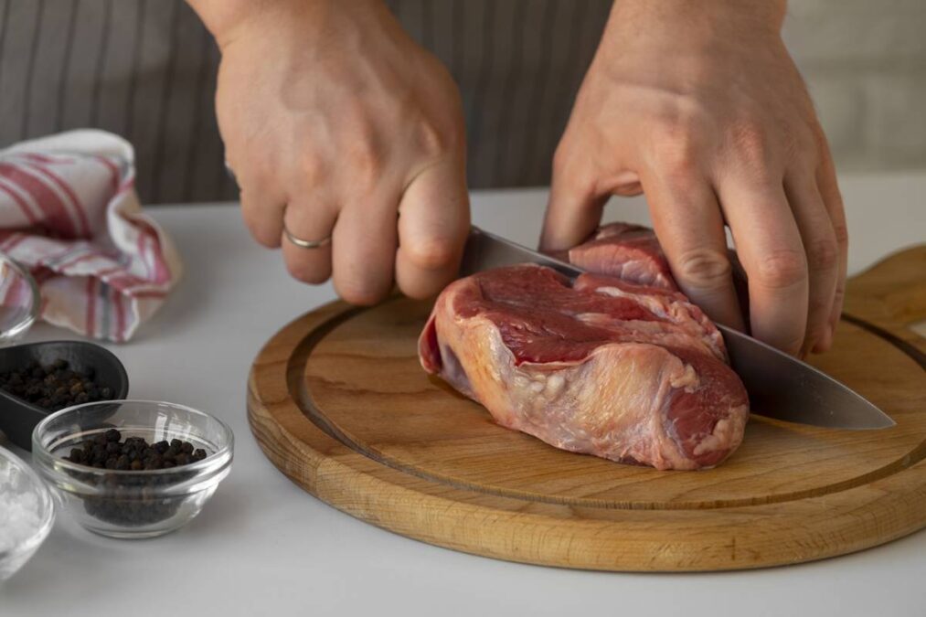 É isso que você tem que fazer com a carne assim que chegar em casa