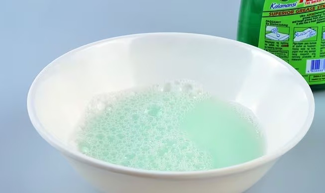 O truque simples para remover micro-riscos dos seus óculos 