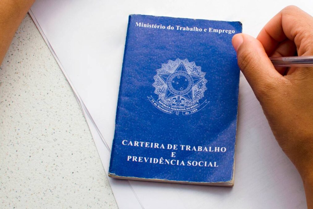 Os 10 direitos que a empresa não pode mexer se você trabalha de carteira assinada