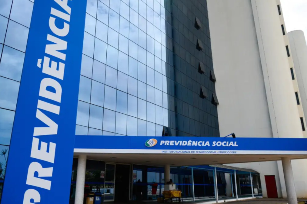 2 projetos que beneficiam aposentados do INSS podem virar lei em 2026 e liberar dinheiro extra