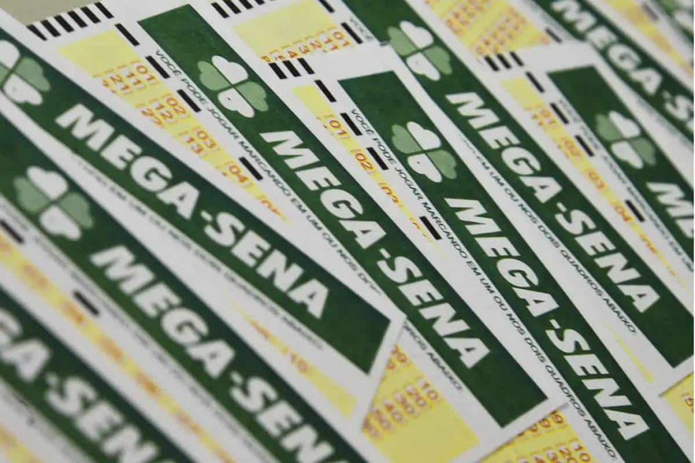 Cartelas da Mega-Sena acumulada com prêmio de R$ 85 milhões