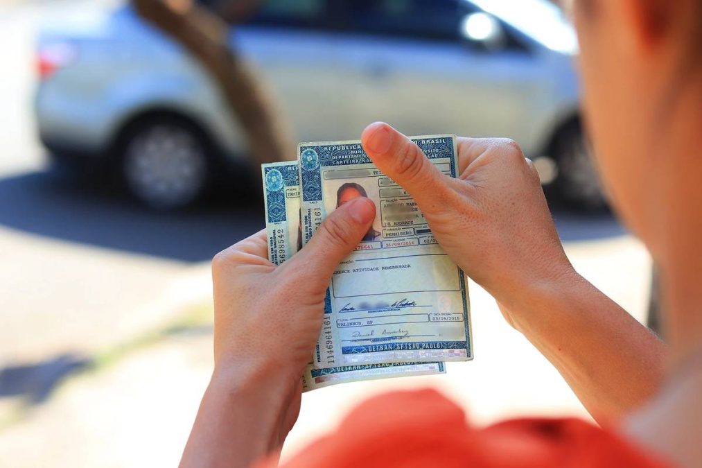 CNH na mão - Multas de trânsito vão pagar a CNH