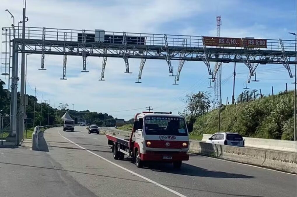 Carros passando Novo modelo de pedagio ‘free-flow