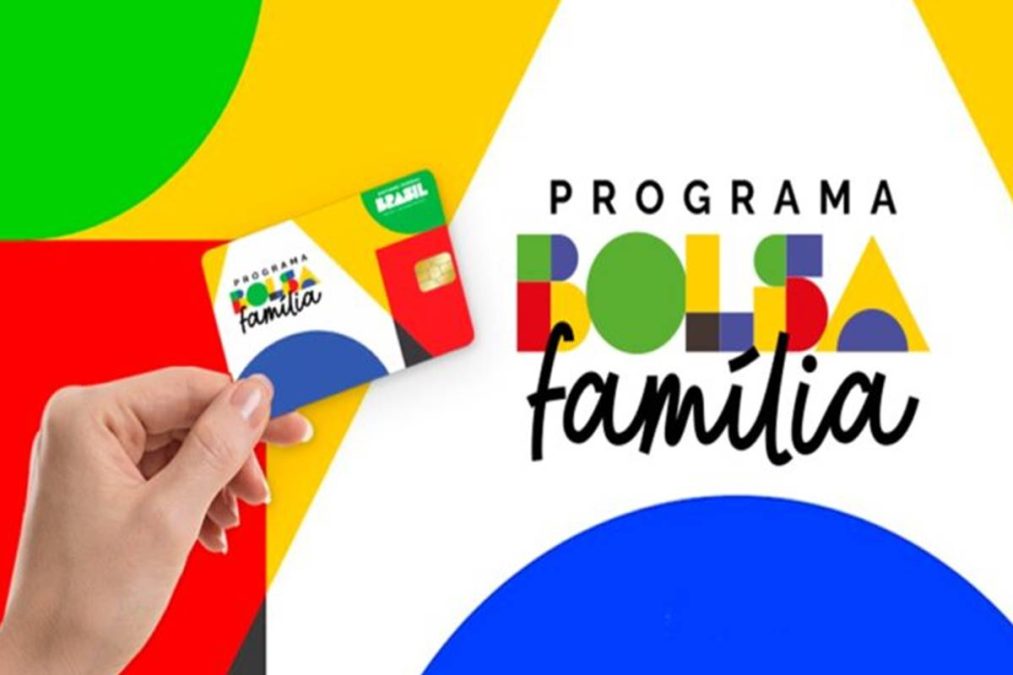 Cartão do Bolsa Família em fundo colorido”