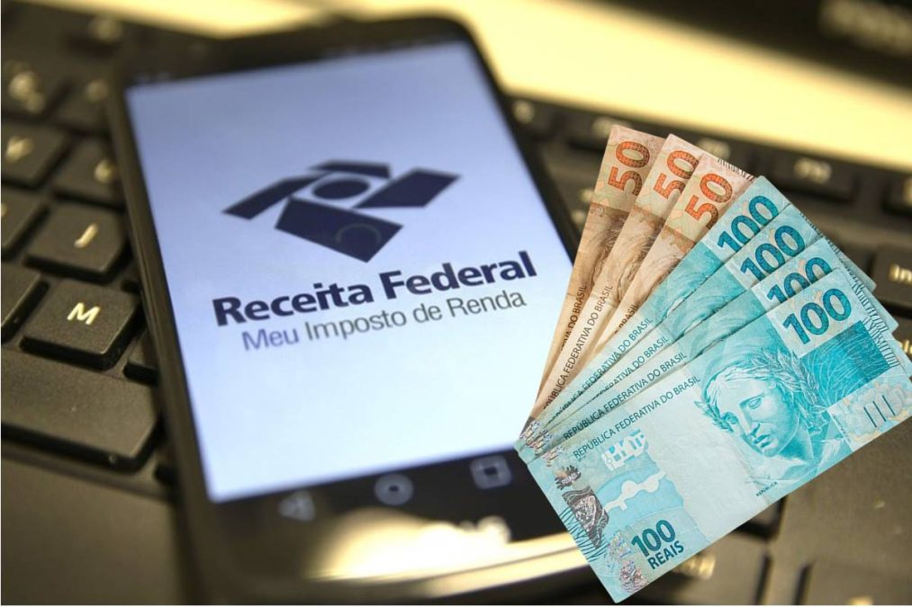 celular com o app da Receita Federal Imposto de Renda