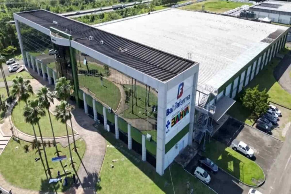 Prédio da Bahiafarma em Simões Filho que terá fábrica de testes rápidos