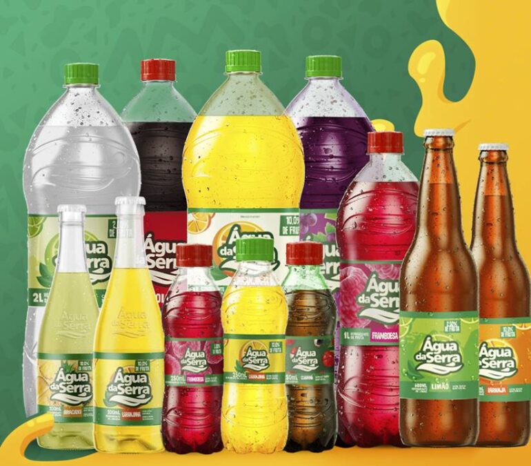 Linha de produção da fábrica Água da Serra de refrigerante