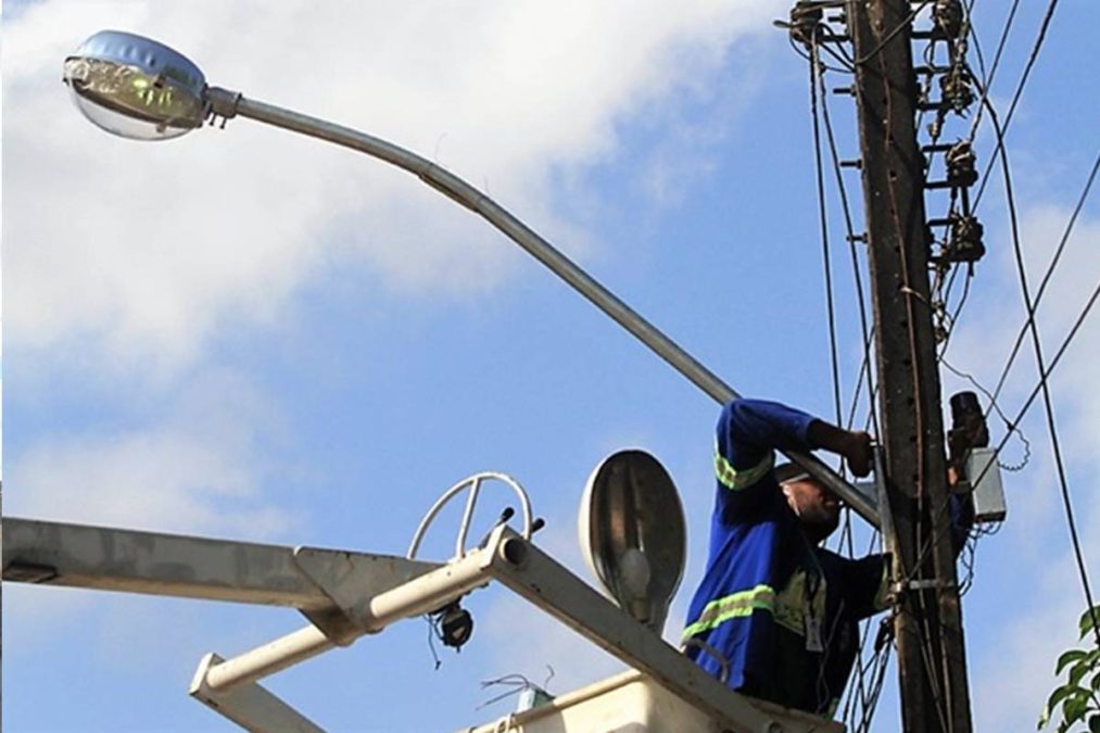 Simões Filho: Coelba anuncia desligamento programado em rua do Centro