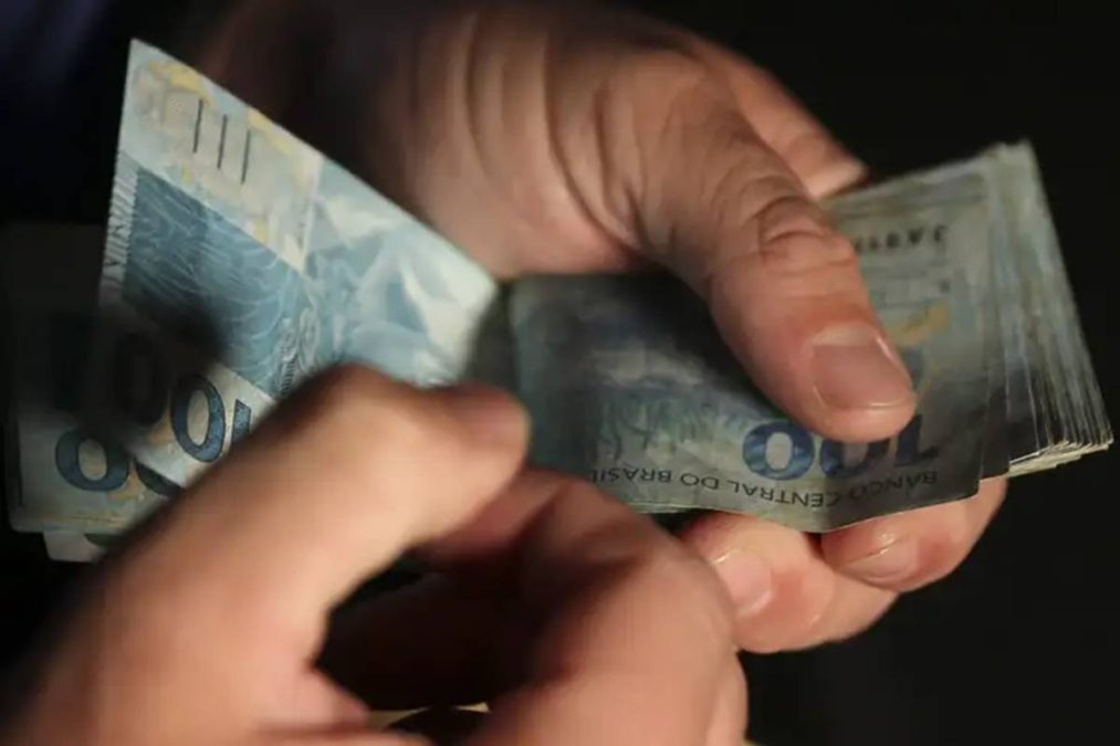 Novo salário mínimo de R$ 1.631