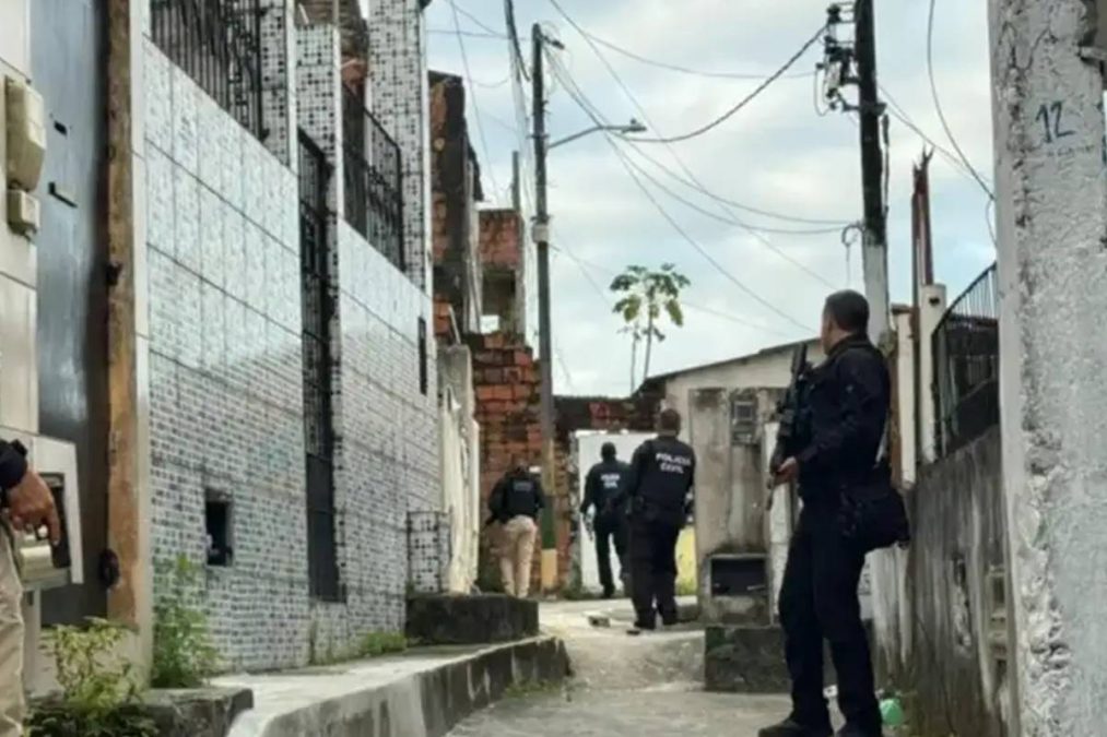 Polícia Federal realizando operação