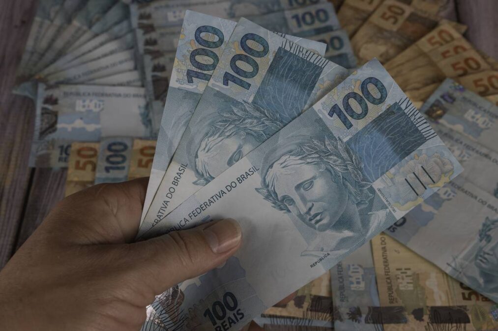 Dinheiro Salário INSS