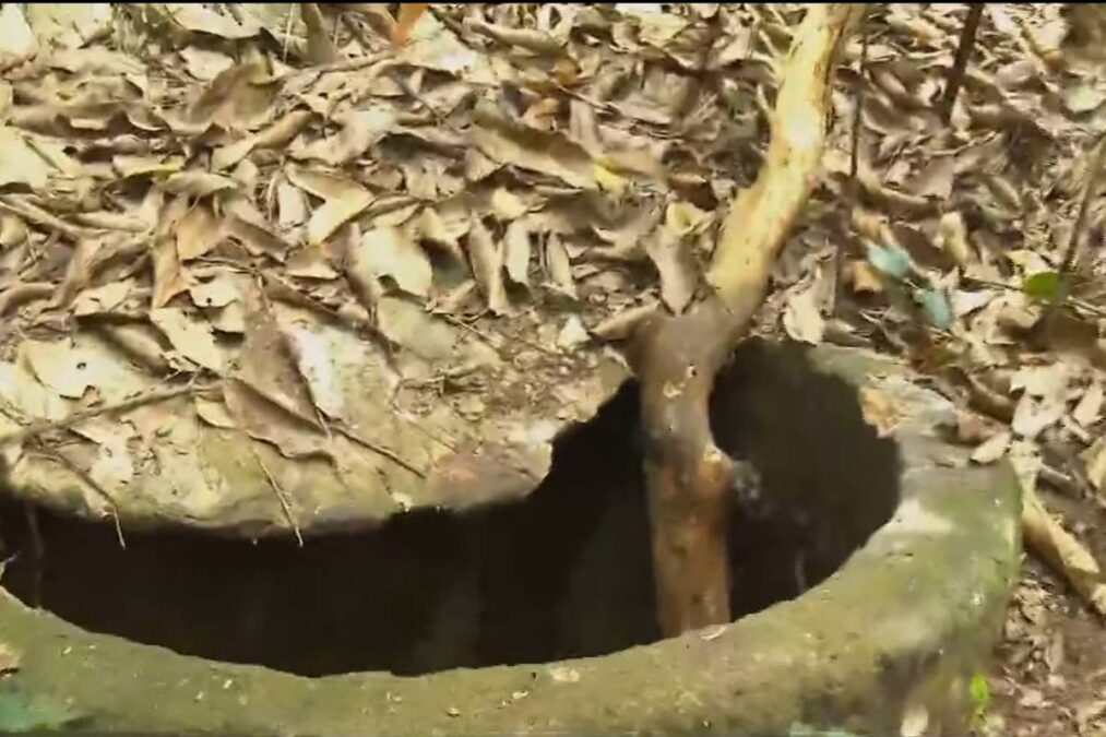 Cistena com homem morto