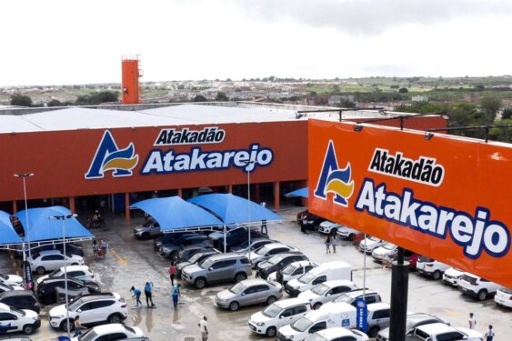 Atakarejo está recebendo currículos para diversas funções em Simões Filho e Camaçari; veja a lista!