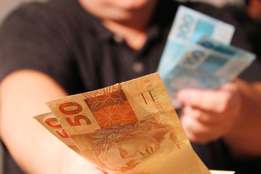 Dinheiro do novo salário mínimo de 2026