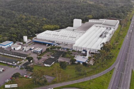 J Macedo em Simões Filho