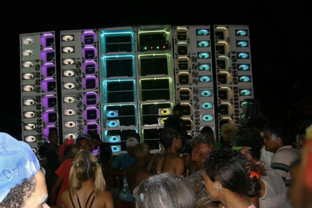 Paredão em Simões Filho