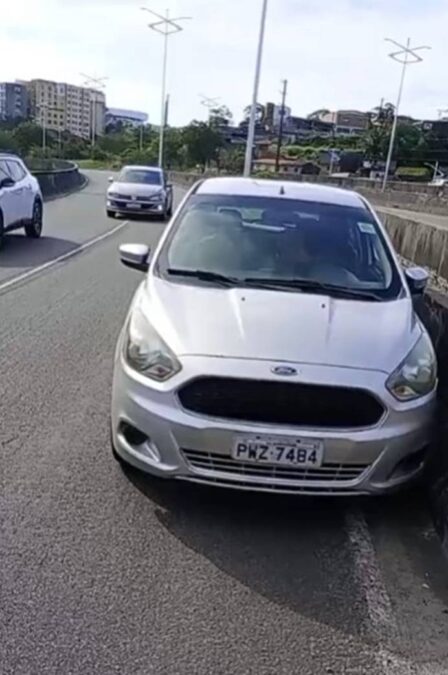 Crime: Carro de Simões Filho com homem morto em Salvador