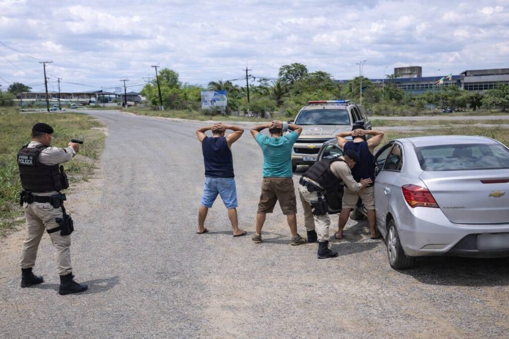 Simulação de Abordagem da PM em Simões Filho