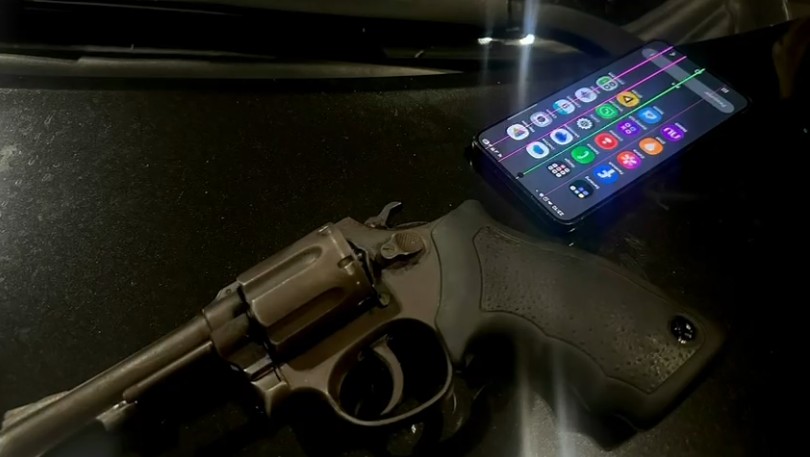 Arma do suspeito baleado 