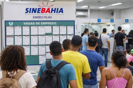 Simões Filho divulga lista com novas vagas de emprego no SineBahia para esta terça-feira (10); veja funções!