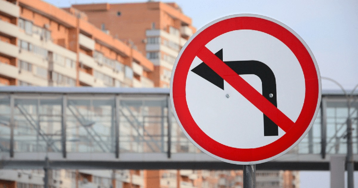 placas de trânsito ploibido virar