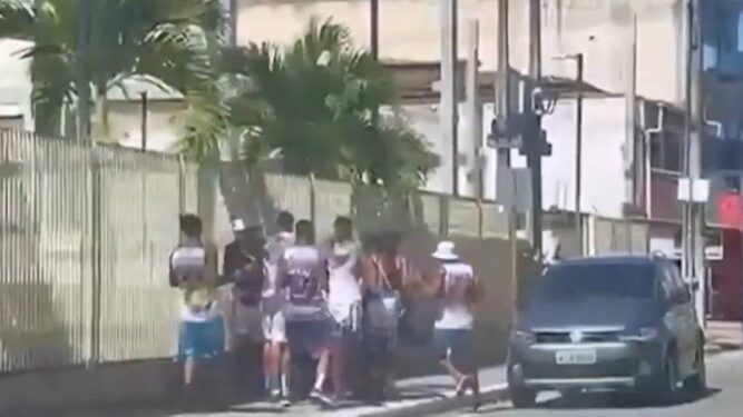 Membros de torcida organizada do Bahia espancam torcedor do Vitória em Simões Filho