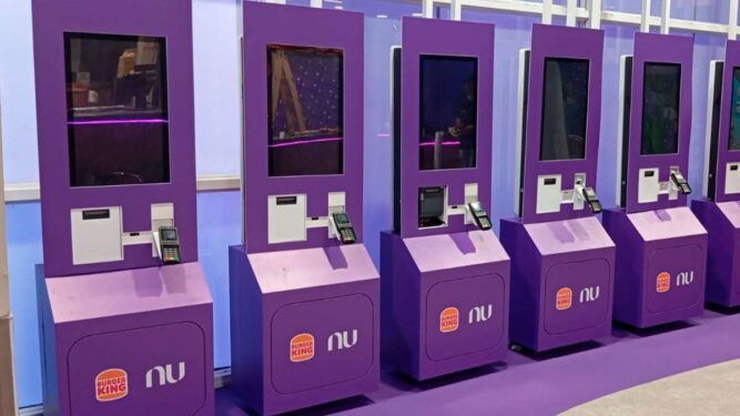 Nubank desafia rivais e tenta adquirir Banco Caixa para crescer no Brasil