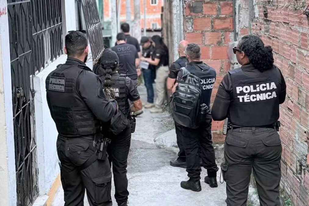 Mega operação da Polícia Civil em Simões Filho termina com tiroteio, morte e prisão Mega operação da Polícia Civil em Simões Filho termina com tiroteio, mortes e prisões