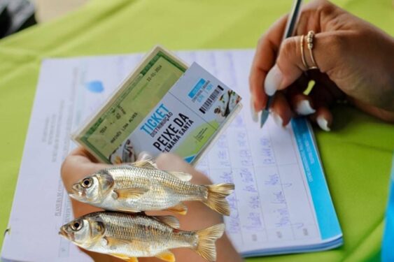 Prefeitura divulga lista de postos para retirada dos tickets dos peixes em Simões Filho