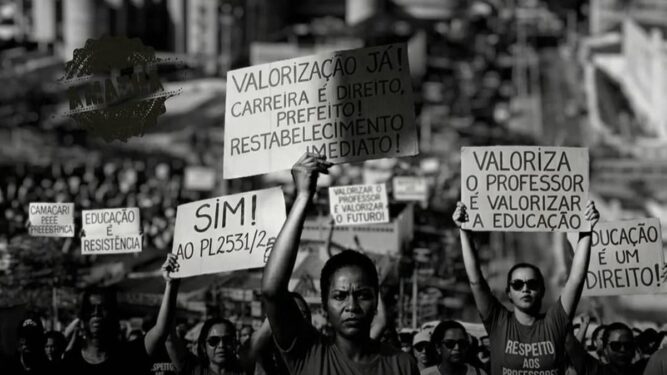 Professores de Camaçari fazem assembleia e caminham até a Câmara