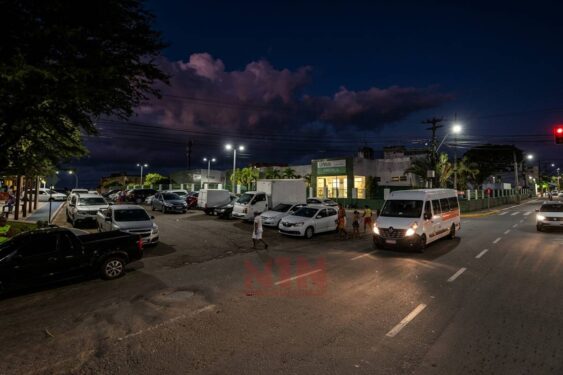 Simões Filho: homem invade UPA do CIA e fere segurança com tesoura ao tentar entrar em área de pacientes