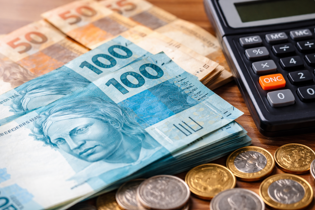 Governo define data para novo salário mínimo, que pode chegar perto de R$ 1.720; veja valor exato de projeção! Governo define data para novo salário mínimo, que pode chegar perto de R$ 1.720; veja valor exato!