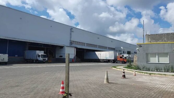 Grande rede abre vagas para Auxiliar de Logística no Centro de Distribuição em Simões Filho