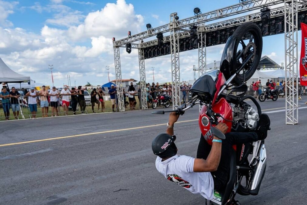 Morador de Simões Filho faz manobras radicais, conquista o Campeonato Baiano e leva moto 0 km