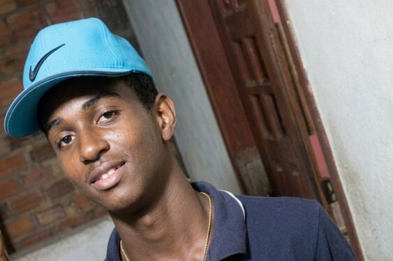 Jovem é morto a tiros enquanto trabalhava em lava-jato no CIA 2, em Simões Filho