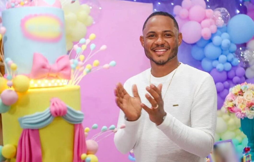 Graças à Deus: Maurício sobrevive a queda do 2º andar em Simões Filho Maurício Pereira sobrevive após queda