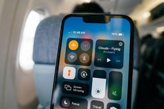 Por que você deve ativar o modo avião no celular todos os dias?