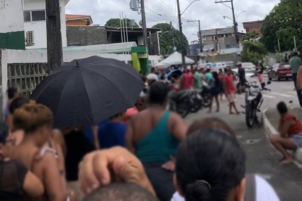 BAGUNÇA E HUMILHAÇÃO: Por que tanta gente ficou sem peixe enquanto carros saíam carregados em Simões Filho?