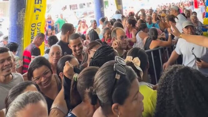 Vídeo mostra desespero de dona da Loja Ilha Dourada durante invasão em inauguração em Simões Filho; assista!