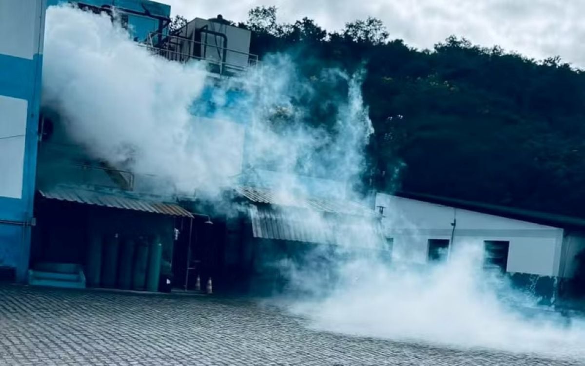 Vazamento de amônia em antigo frigorífico mobiliza bombeiros em Jequié (BA)